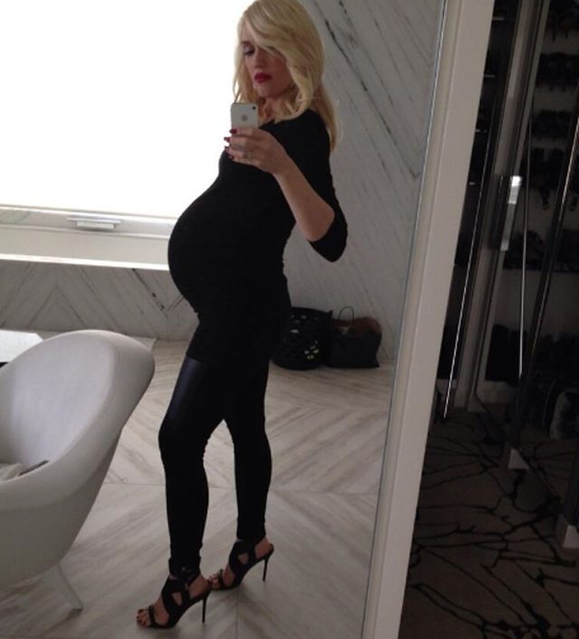 Pierwsza sweet focia Gwen Stefani z ciążowym brzuchem (FOTO)