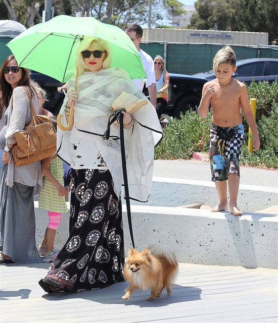 Gwen Stefani ukrywa się przed słońcem  