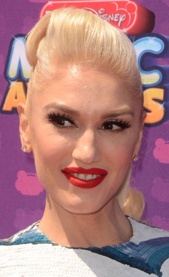 Kolor szminki a typ urody, czyli jak gwiazdy dobierają odcień pomadki