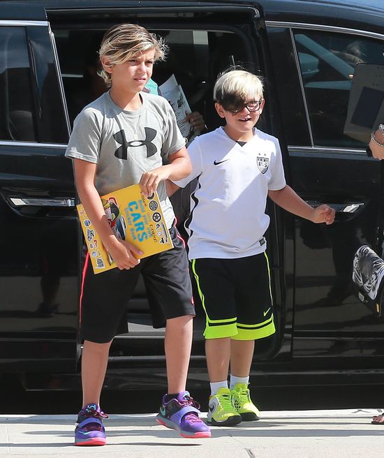 Gwen Stefani przefarbowała synom włosy (FOTO)