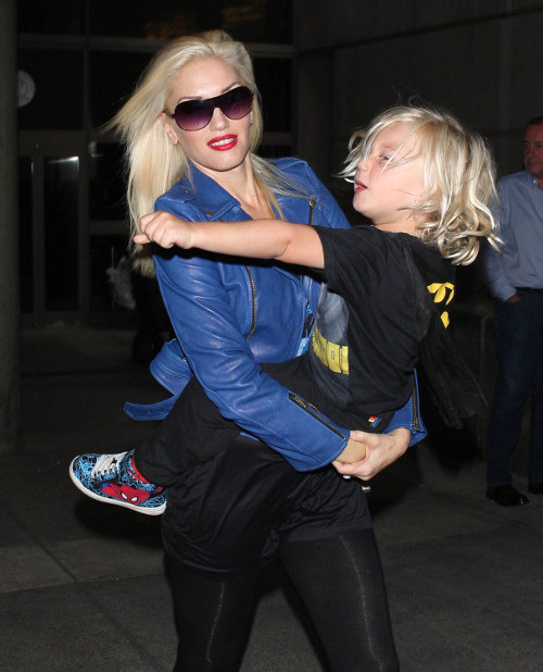 Gwen Stefani sfotografowana z małym superbohaterem (FOTO) Gwen Stefani sfotografowana z małym superbohaterem (FOTO)
