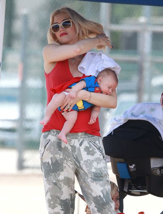 Gwen Stefani przebrała synka za Spidermana (FOTO)