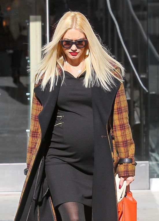 Wreszcie pokazała ciążowy brzuszek (FOTO)