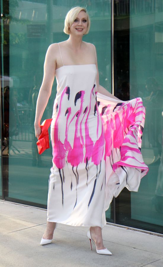 Flamingo! Ta suknia doda ci skrzydeł (FOTO)