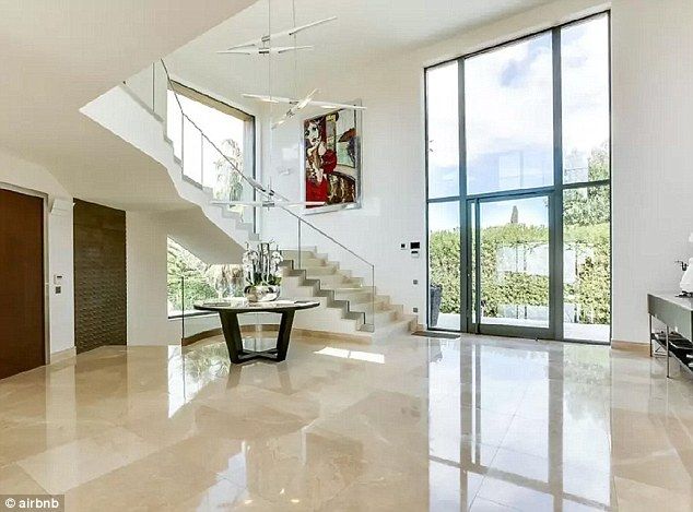 Gwyneth Paltrow potrzebowała noclegu. Nie zatrzymała się w zwykłym hotelu