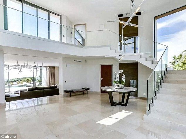 Gwyneth Paltrow potrzebowała noclegu. Nie zatrzymała się w zwykłym hotelu