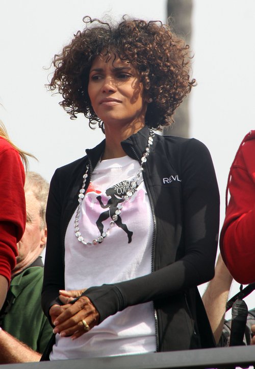 Czy Halle Berry wygląda na 46 lat? (FOTO)