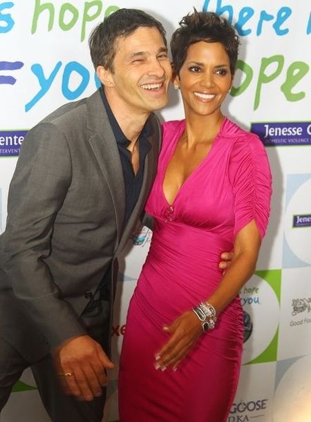 46-letnia Halle Berry jest w ciąży! 46-letnia Halle Berry jest w ciąży!