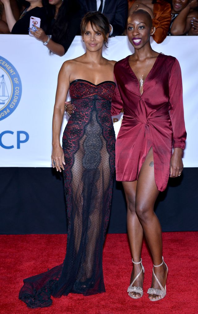 Bez majtek na czerwonym dywanie (ZDJĘCIA)