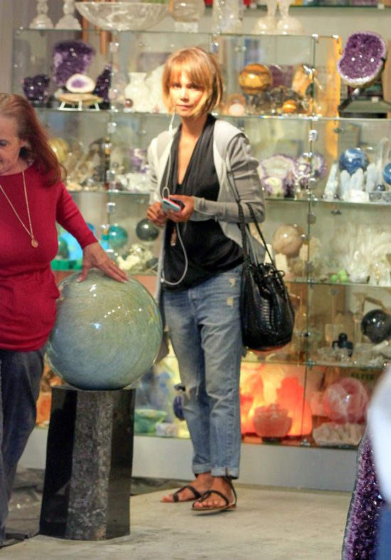 Jej były kwitnie, ona więdnie: Halle Berry gaśnie w oczach