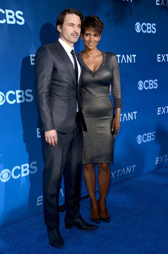 Halle Berry nie wstydzi się odstającego brzuszka (FOTO)