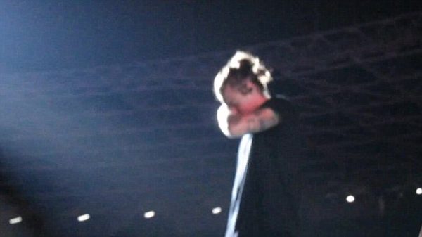 Harry Styles rozpłakał się na koncercie [VIDEO]