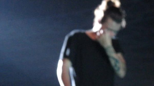 Harry Styles rozpłakał się na koncercie [VIDEO]