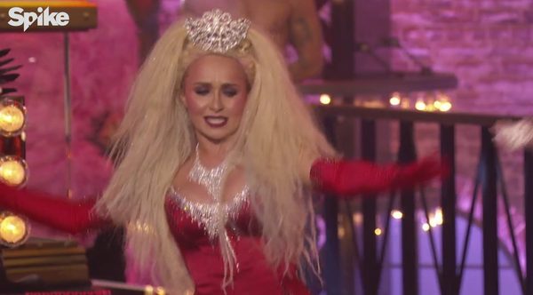 Poznajecie, kto wcielił się w postać Christiny Aguilery? 