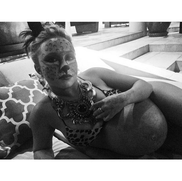 Hayden Pannettiere pozuje w bikini w 8 miesiącu ciąży Hayden Pannettiere pozuje w bikini w 8 miesiącu ciąży