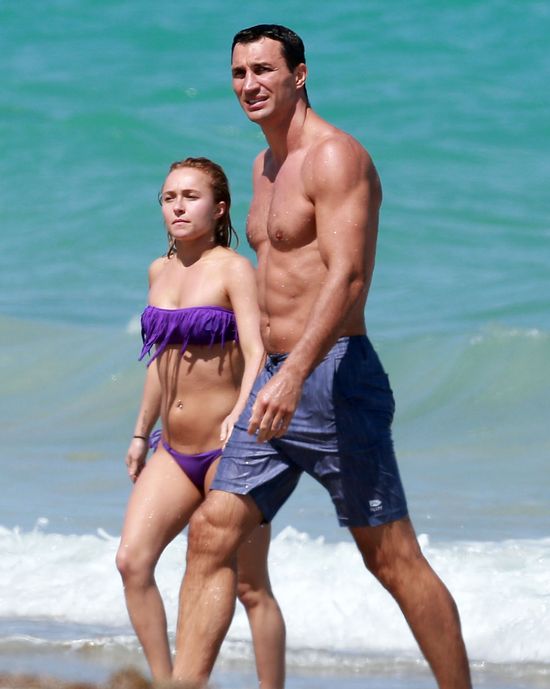 Hayden Pannettiere pozuje w bikini w 8 miesiącu ciąży Hayden Pannettiere pozuje w bikini w 8 miesiącu ciąży