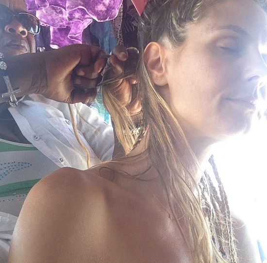 Kto pokazał pupę? (FOTO)  