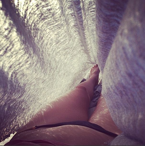 Ta 41-latka nie wstydzi się odważnych zdjęć (FOTO)