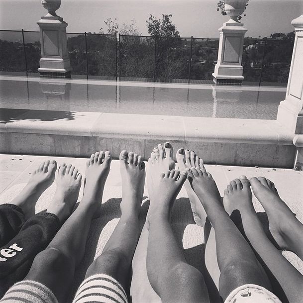 Ma 41 lat, jest mamą czworga dzieci i zajada pizzę (FOTO)