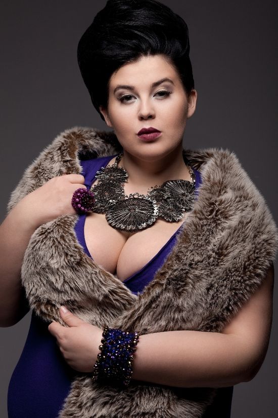 Puszysta uczestniczka Hell's Kitchen w bardzo odważnej sesji Puszysta uczestniczka Hell's Kitchen w bardzo odważnej sesji