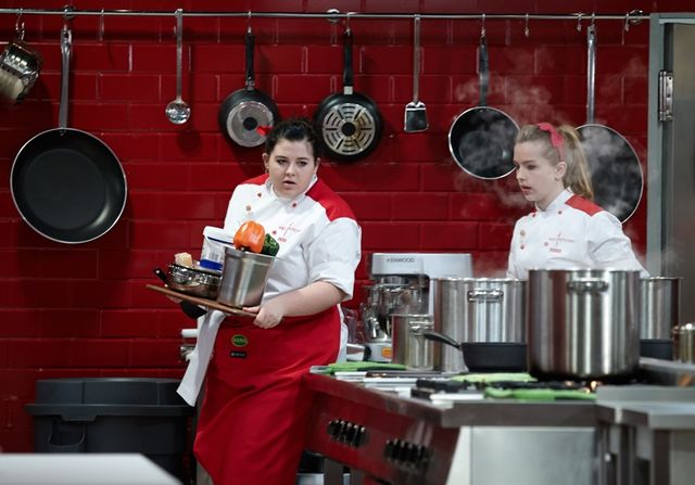 Puszysta uczestniczka Hell's Kitchen w bardzo odważnej sesji