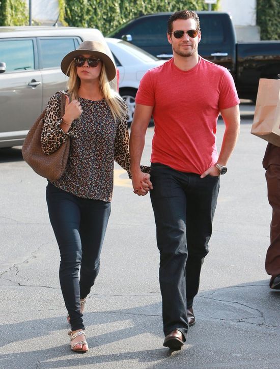 Henry Cavill spotyka się z TĄ KOBIETĄ?! (FOTO)