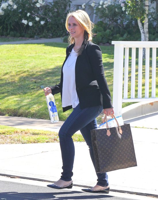 Jennifer Love Hewitt nie odzyskała figury sprzed ciąży(FOTO)