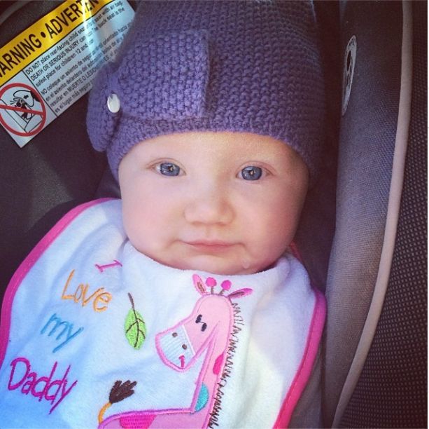 Żona znanego aktora ćwiczy jogę niemal wszędzie (FOTO) Żona znanego aktora ćwiczy jogę niemal wszędzie (FOTO)