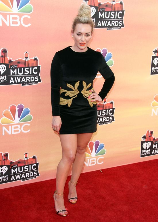 Sexy mamy - Shakira kontra Hilary Duff (SONDA)