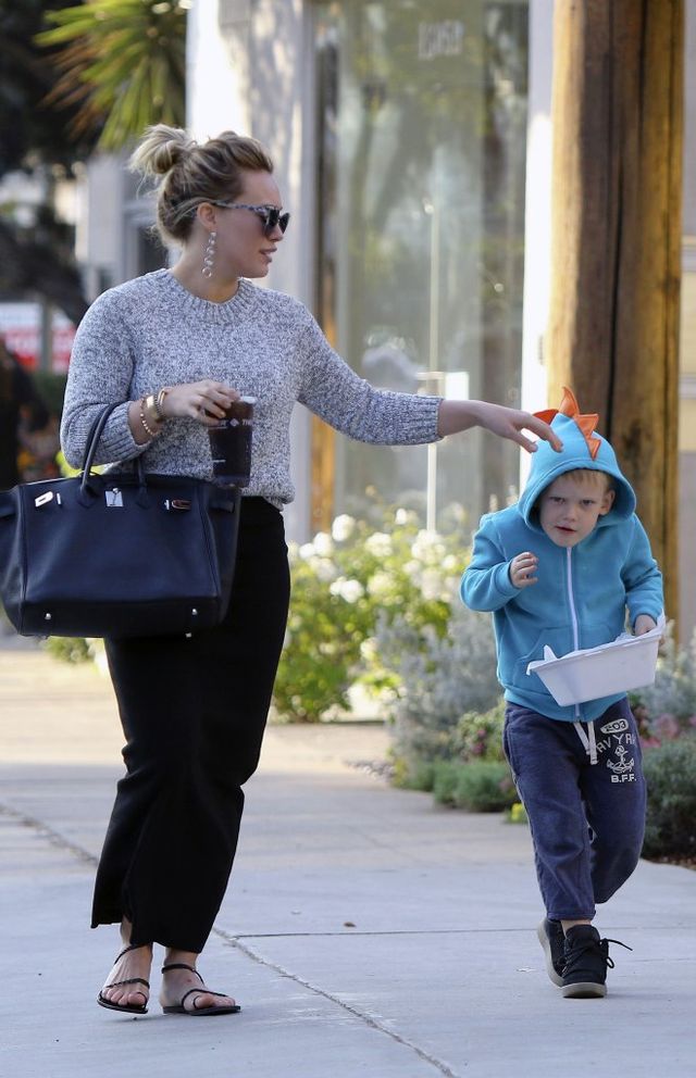 To, co Hilary Duff zrobiła synowi, oburzyło internautów