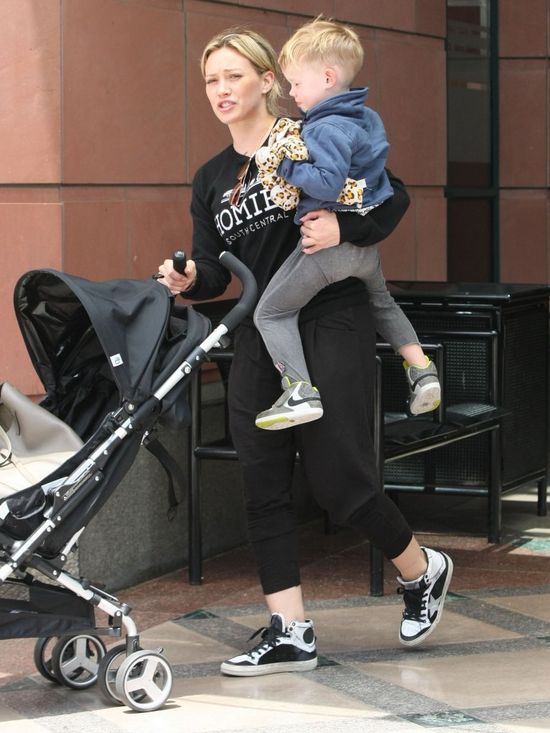 Trzyletniego chłopca wciąż traktuje jak niewolę (FOTO) Trzyletniego chłopca wciąż traktuje jak niewolę (FOTO)