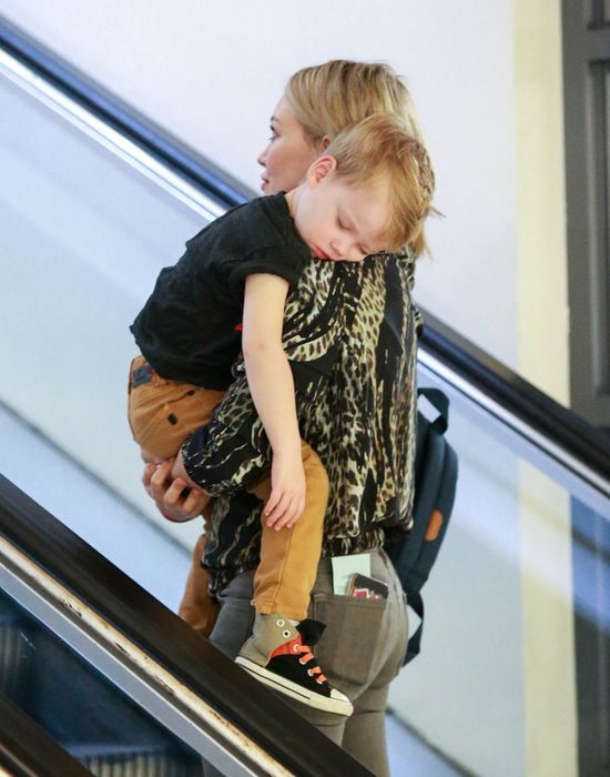 Wybieranie zabawek bardzo go zmęczyło (FOTO) Wybieranie zabawek bardzo go zmęczyło (FOTO)