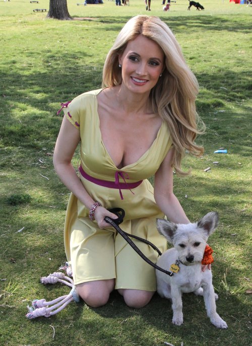 Były króliczek Playboya chwali się ciążowym brzuszkiem FOTO