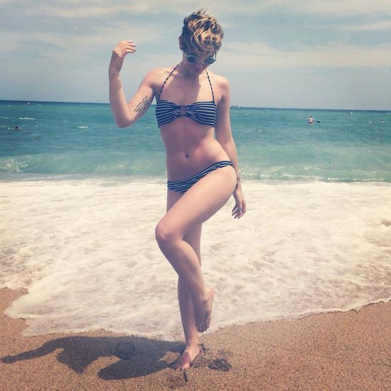 Honey chwali się ciałem w bikini (FOTO)