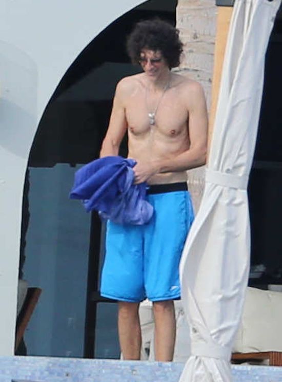 Jennifer Aniston wpoczywa w doborowym towarzystwie (FOTO)