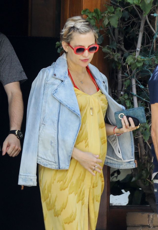 Kate Hudson ma już DUŻY ciążowy brzuszek (Instagram)