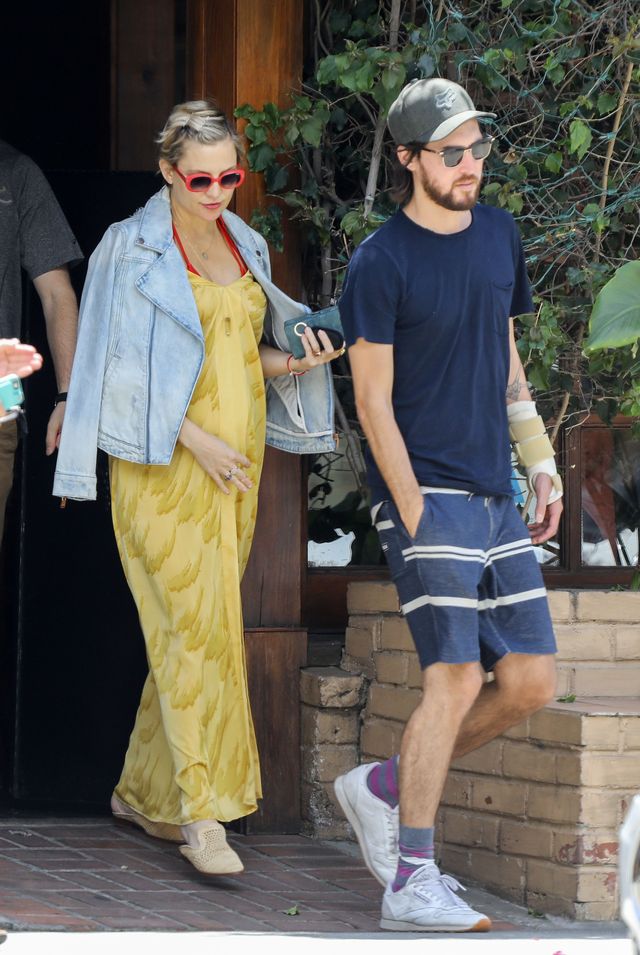 Kate Hudson ma już DUŻY ciążowy brzuszek (Instagram)