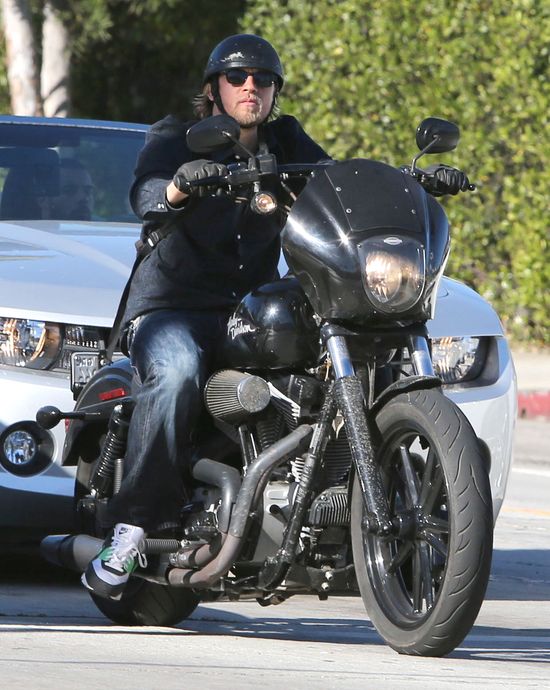 Zamiast gali Emmy wybrał przejażdżkę motocyklem (FOTO)