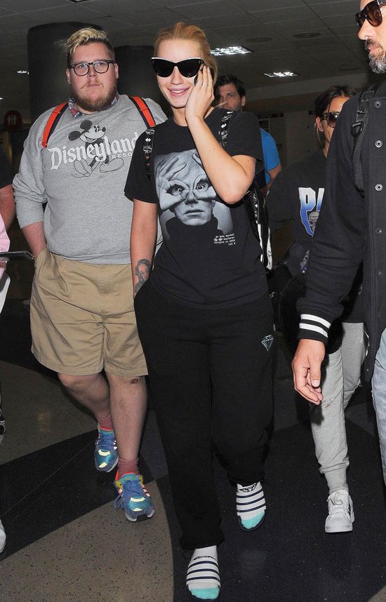 Polskie akcenty w stylizacji zagranicznej gwiazy (FOTO) Polskie akcenty w stylizacji zagranicznej gwiazy (FOTO)