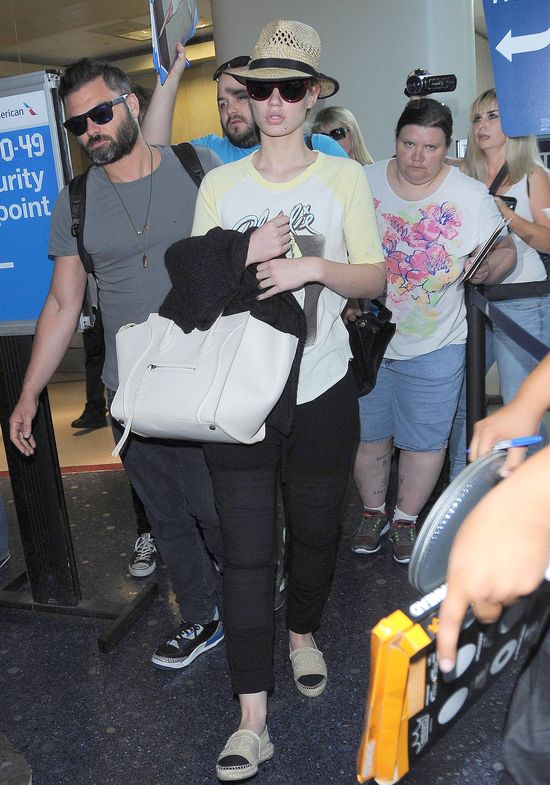 Paparazzi pytają Iggy Azaleę o film porno (FOTO)