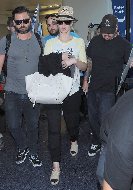 Paparazzi pytają Iggy Azaleę o film porno (FOTO)