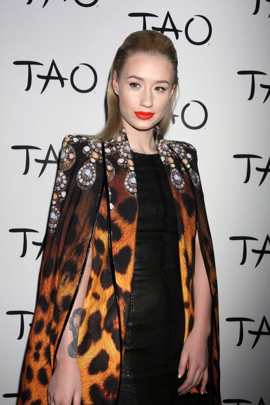 Iggy Azalea, była kochanka Kanye Westa, błyszczy na salonach