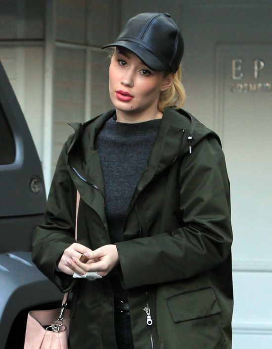 Dlaczego Iggy Azalea teraz TO usuwa? (FOTO) Dlaczego Iggy Azalea teraz TO usuwa? (FOTO)