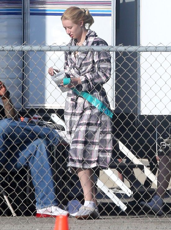 Iggy Azalea w kapciach kontra psia kupa (FOTO) Iggy Azalea w kapciach kontra psia kupa (FOTO)