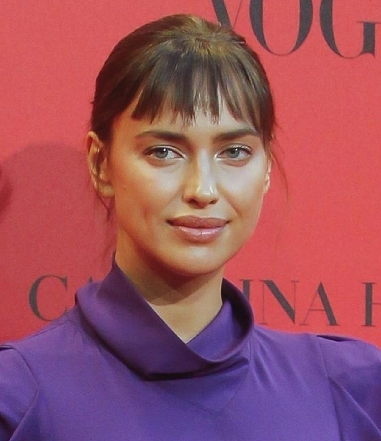 Irina Shayk z grzywką wygląda... GŁUPIO? (ZDJĘCIA)
