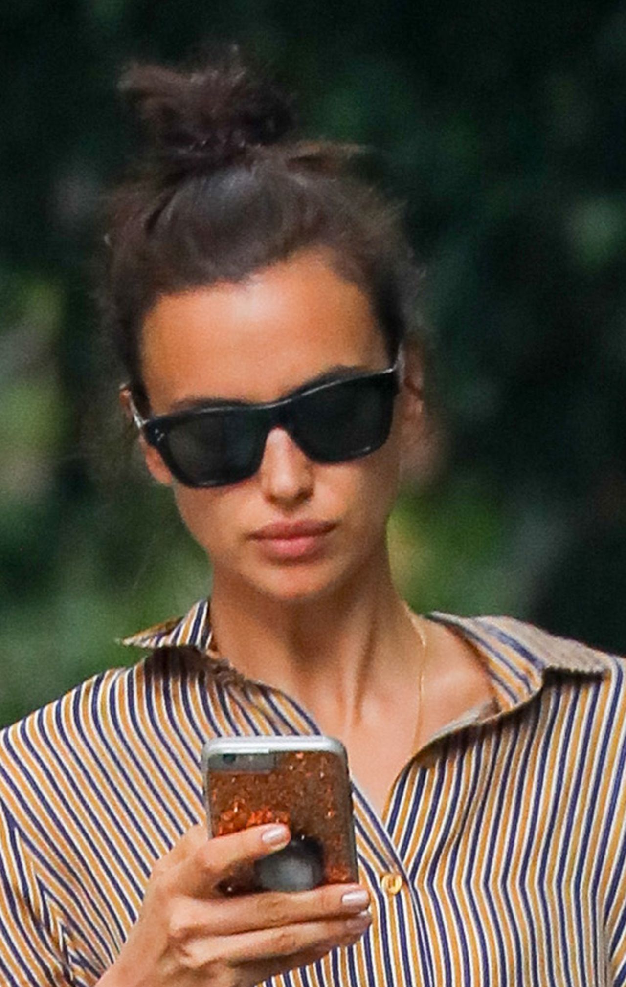 Irina Shayk z grzywką wygląda... GŁUPIO? (ZDJĘCIA)