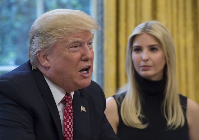 Ivanka Trump złożyła Melanii życzenia. Wszyscy mówią, że są LODOWATE Ivanka Trump złożyła Melanii życzenia. Wszyscy mówią, że są LODOWATE