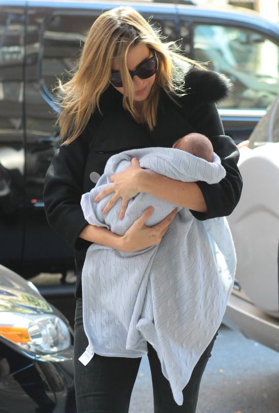 Stylowy powrót do domu świeżo upieczonej mamy (FOTO)