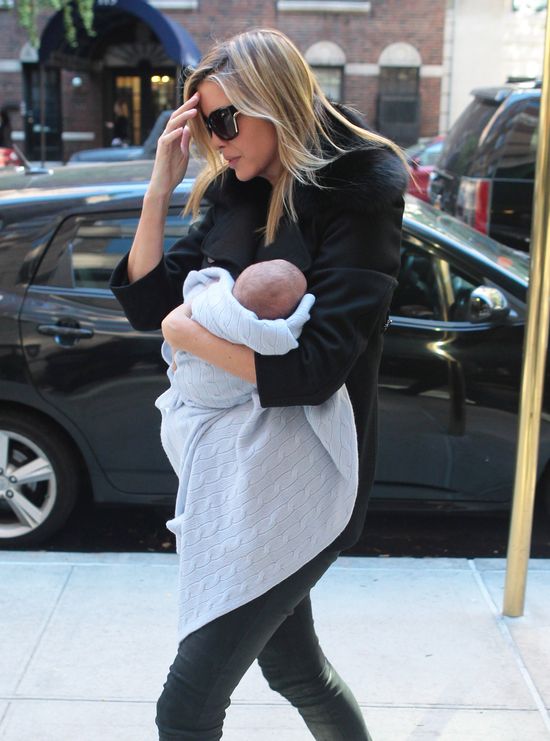 Stylowy powrót do domu świeżo upieczonej mamy (FOTO)