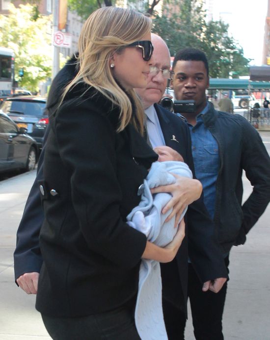 Stylowy powrót do domu świeżo upieczonej mamy (FOTO)